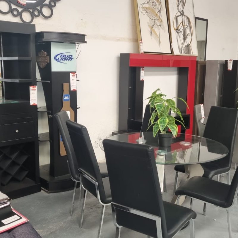 Comedor Mesa Cristal 25 y Silla DC978*BK